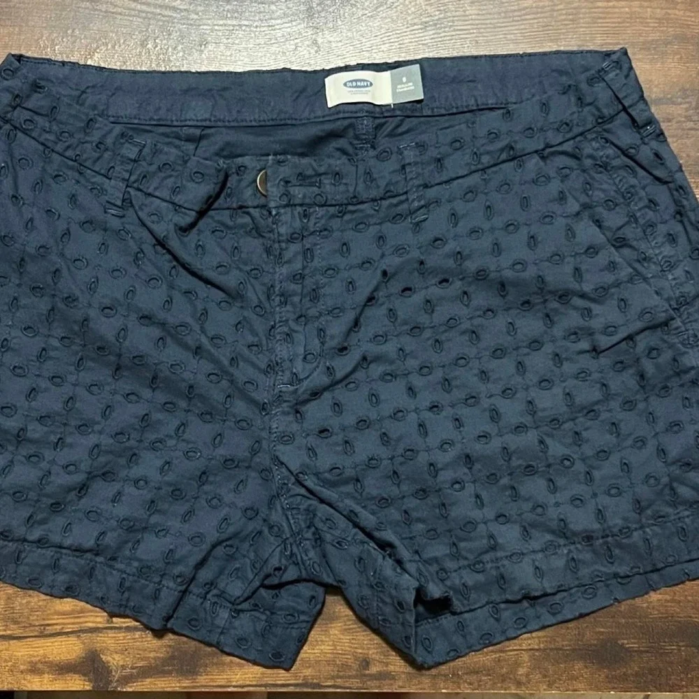 Old Navy navy blue shorts with repeating circular pattern, size 8 306.5